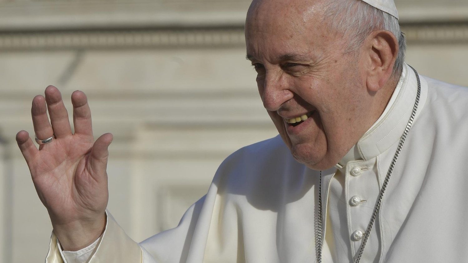 Pope Francis encourages lay people to value community, reach out to others